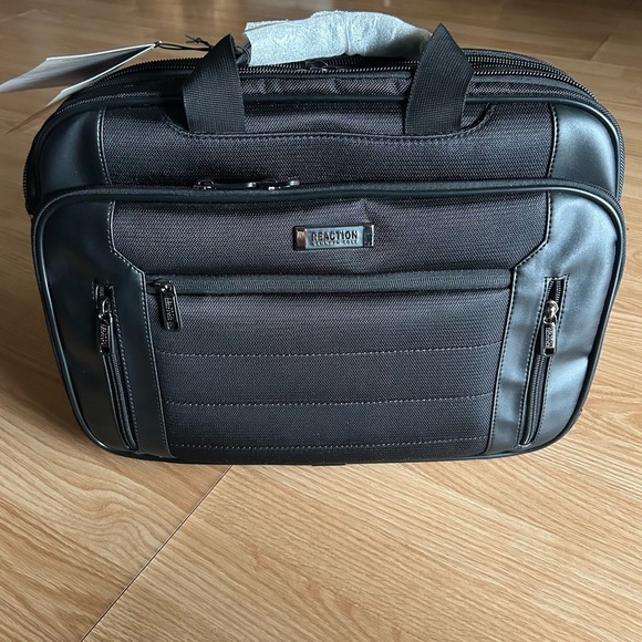 NWT Kenneth Cole Reaction Keystone Checkpoint-Friendly Laptop Portfolio Bag - Picture 1 of 12